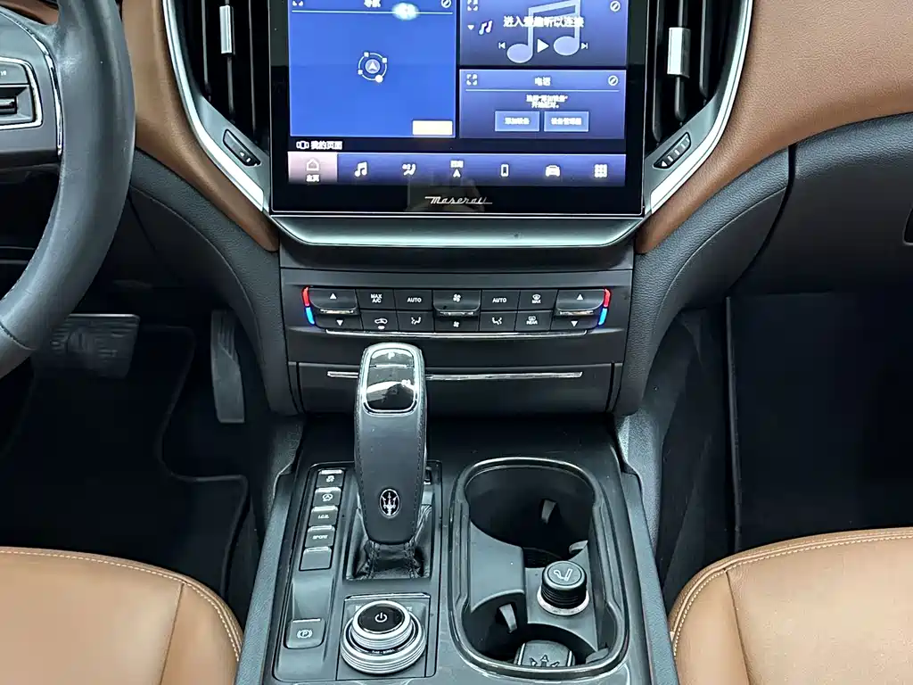 Maserati Ghibli — фото 13