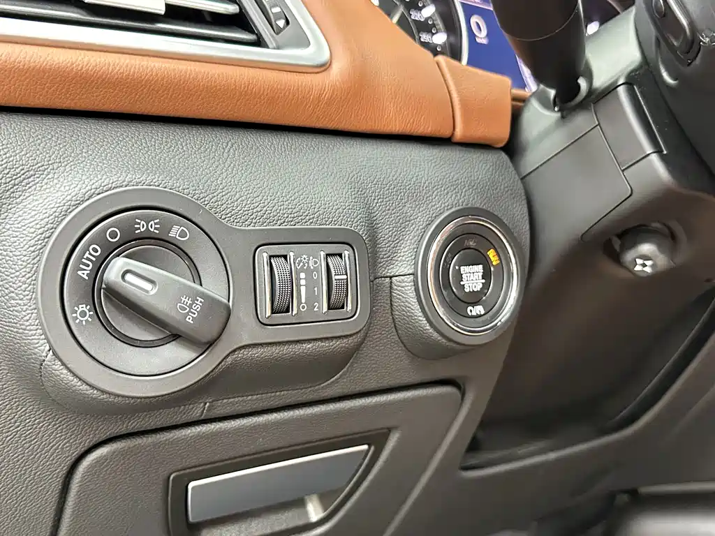 Maserati Ghibli — фото 19
