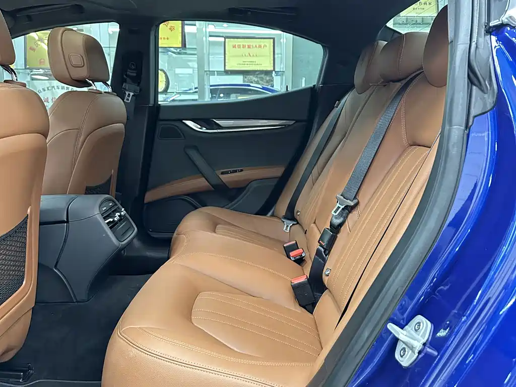 Maserati Ghibli — фото 9