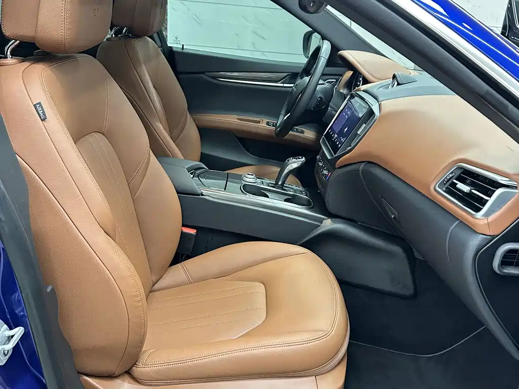 Maserati Ghibli — фото 10