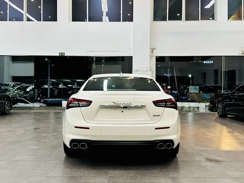 Maserati Ghibli — фото 5