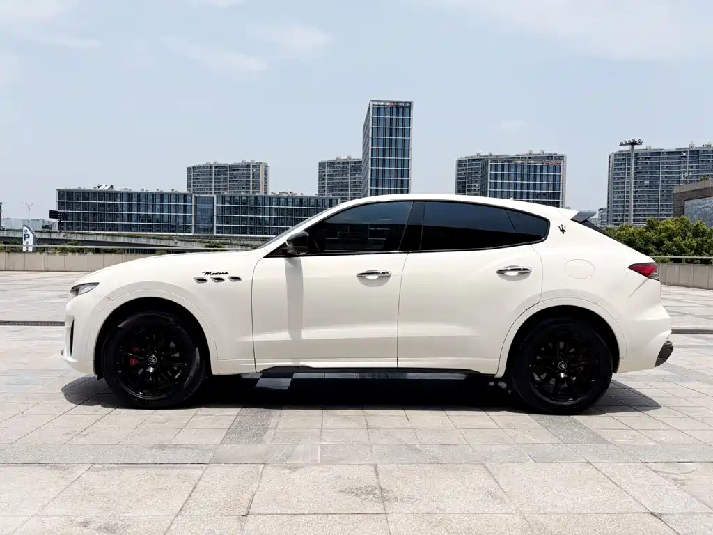 Maserati Levante — фото 6