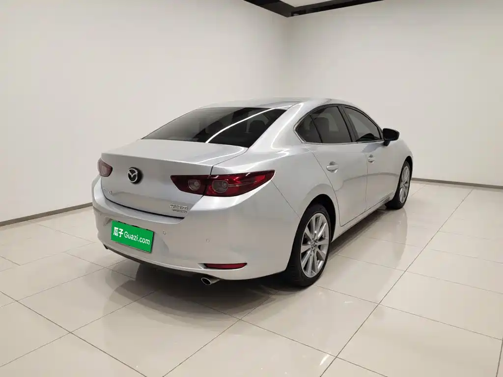 Mazda 3 Axela — фото 4