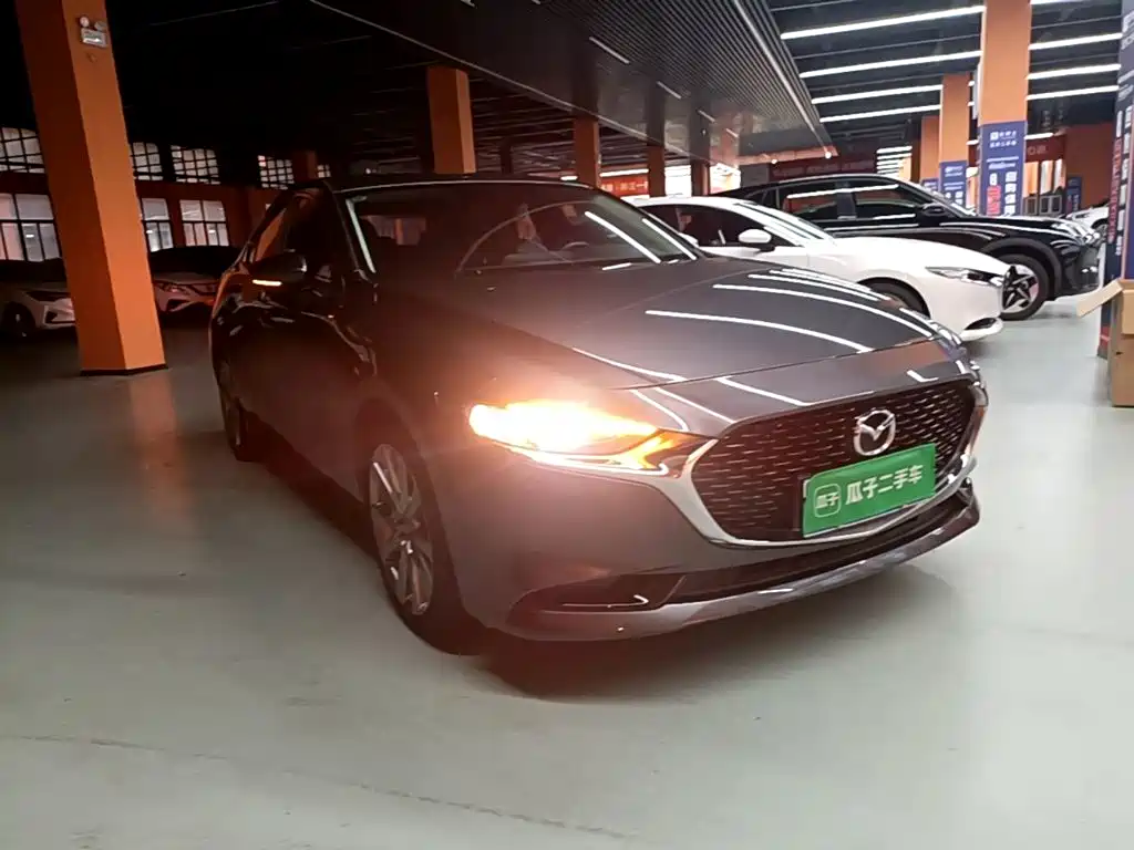 Mazda 3 Axela — фото 4