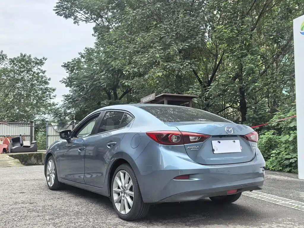 Mazda 3 Axela — фото 4