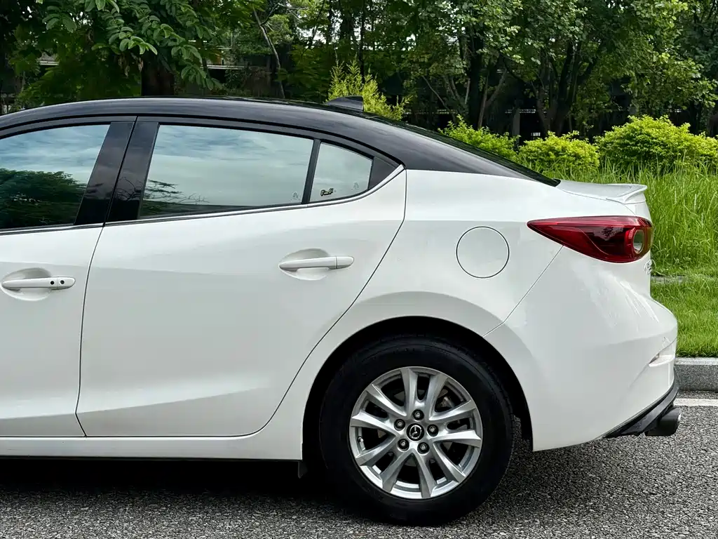 Mazda 3 Axela — фото 13