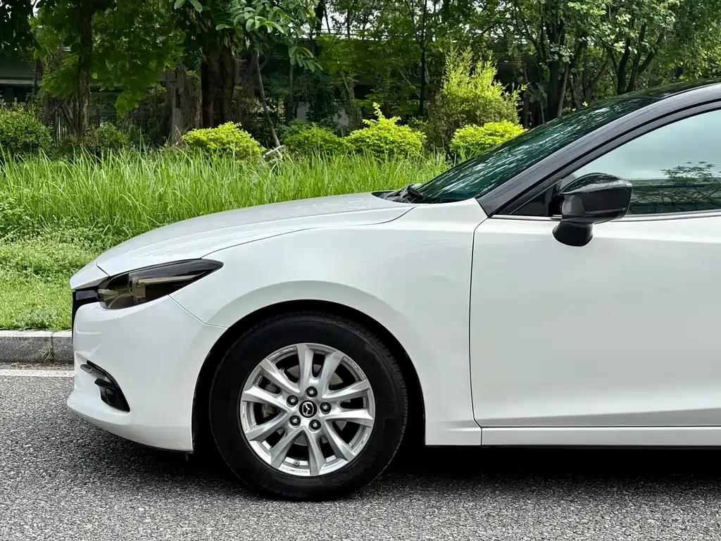Mazda 3 Axela — фото 14