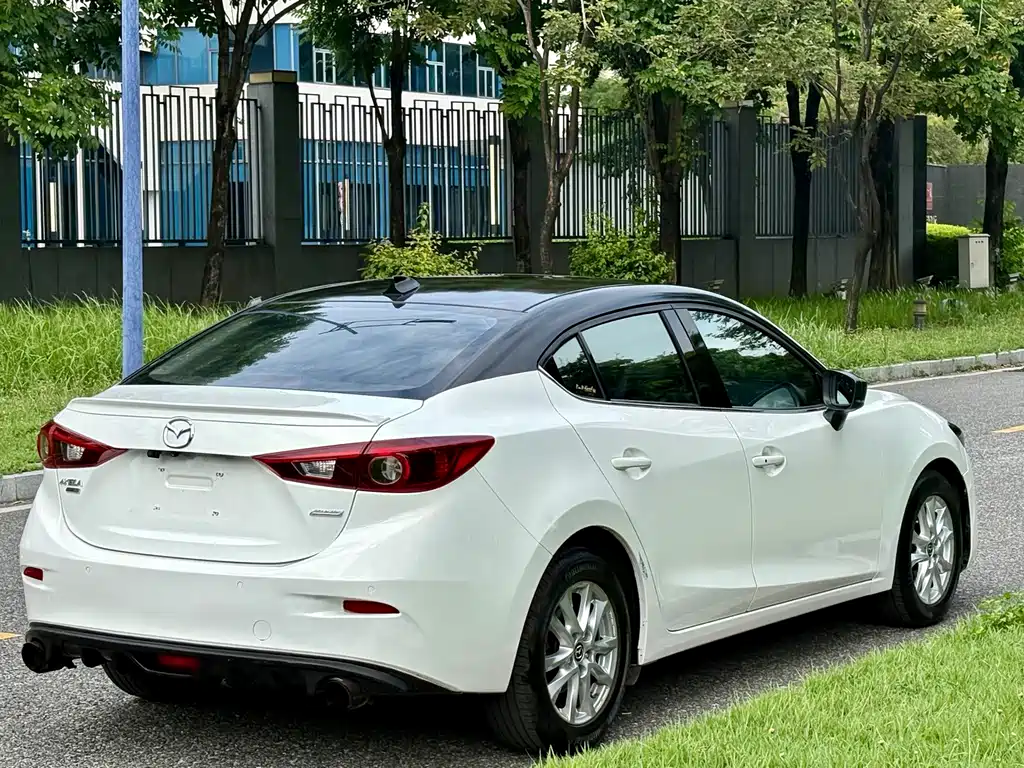 Mazda 3 Axela — фото 4