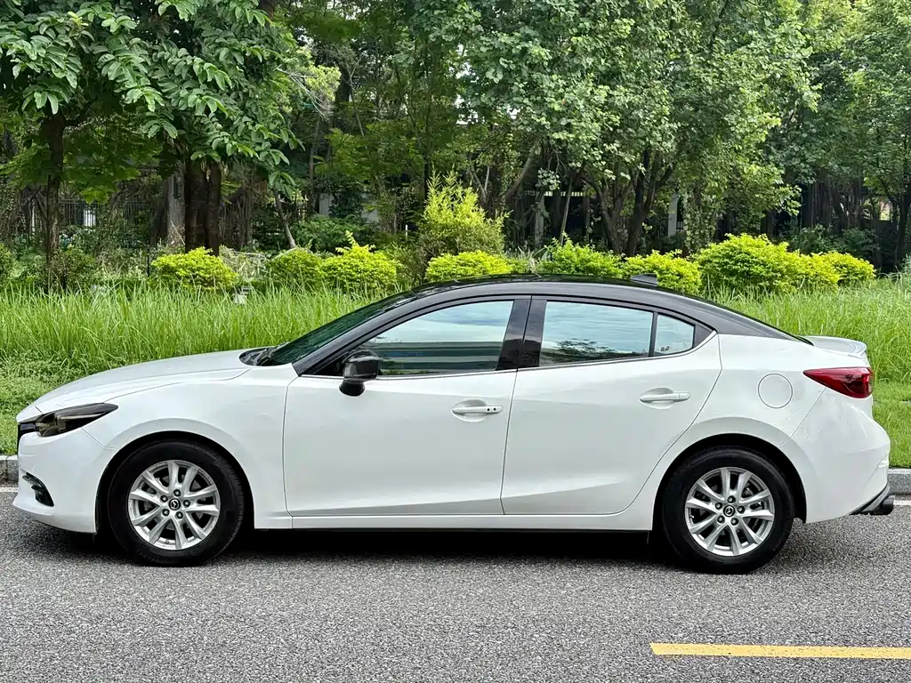 Mazda 3 Axela — фото 7