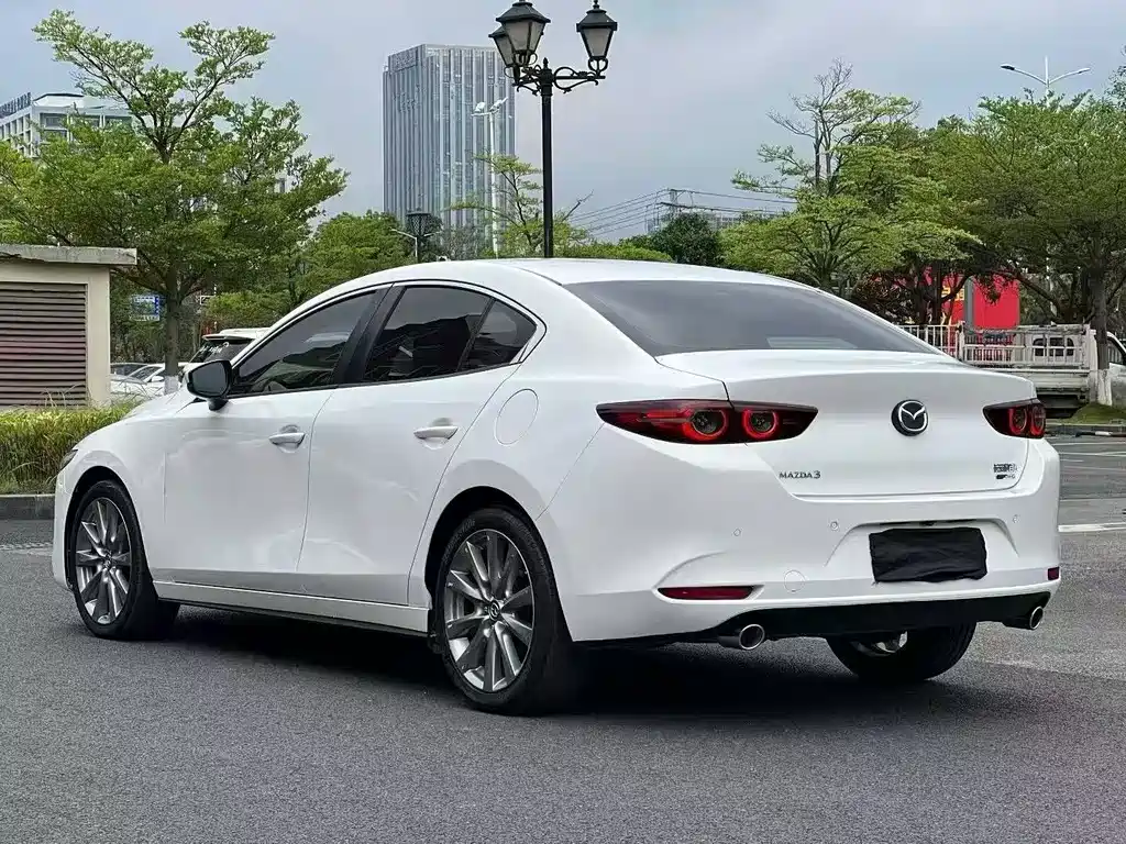 Mazda 3 Axela — фото 7