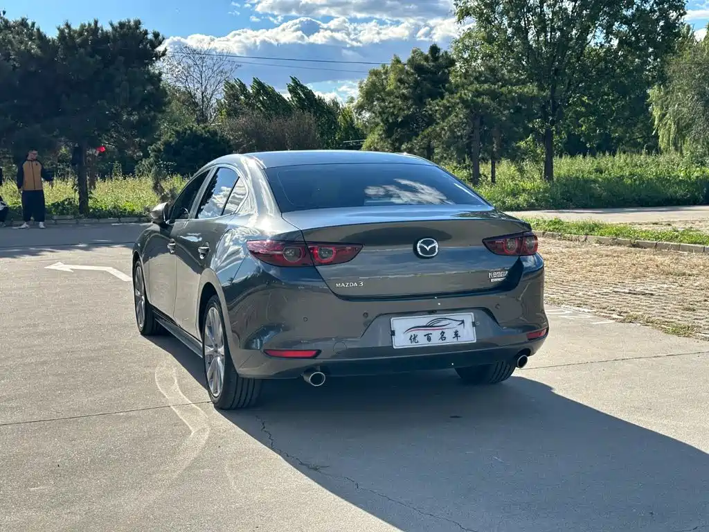 Mazda 3 Axela — фото 4