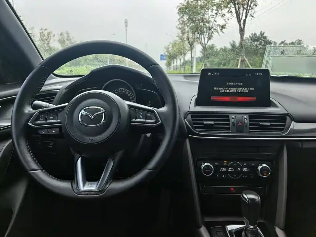 Mazda CX-4 — фото 10
