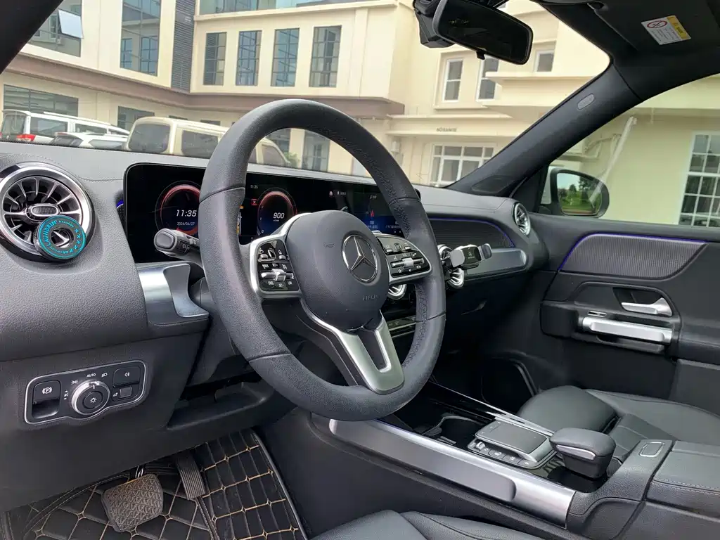 Mercedes-Benz GLB — фото 18