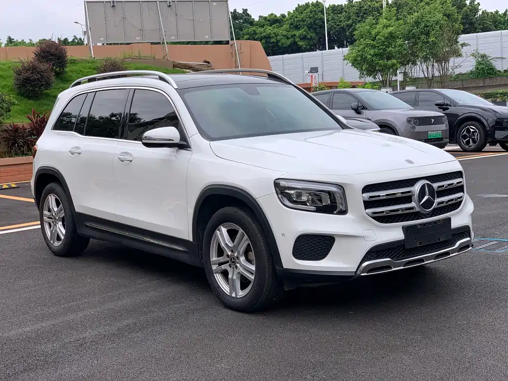 Mercedes-Benz GLB — фото 3