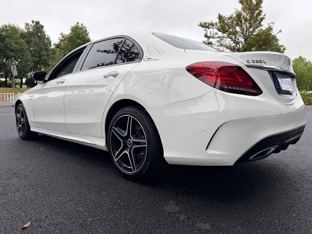 Mercedes-Benz C-Class — фото 17