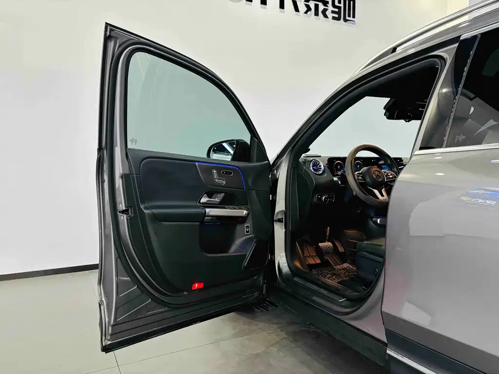 Mercedes-Benz EQB — фото 11