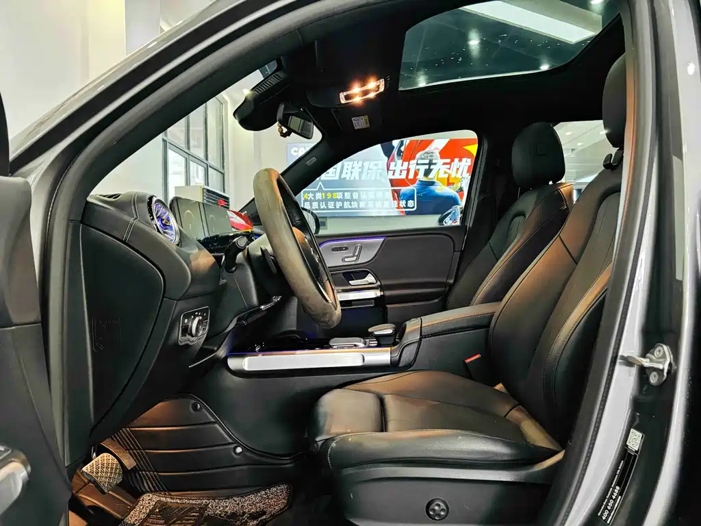 Mercedes-Benz EQB — фото 13