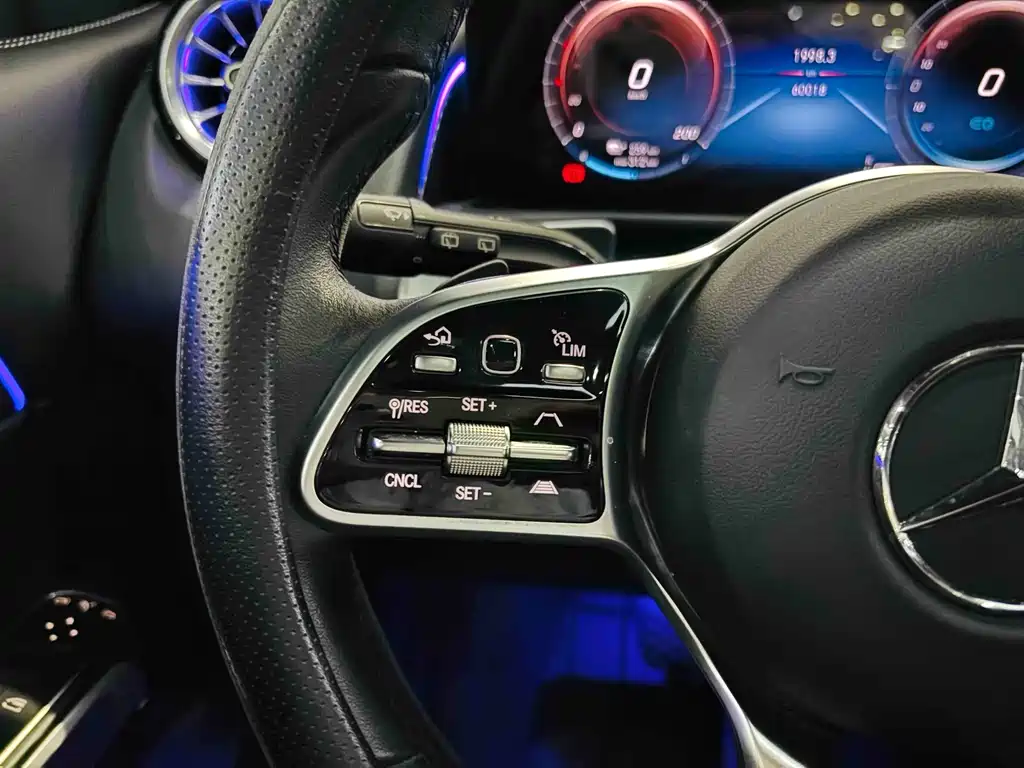 Mercedes-Benz EQB — фото 16