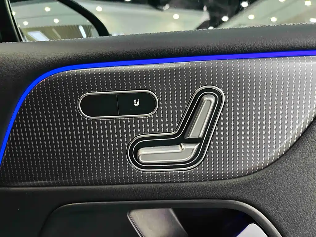Mercedes-Benz EQB — фото 28