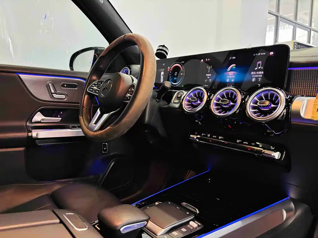 Mercedes-Benz EQB — фото 29