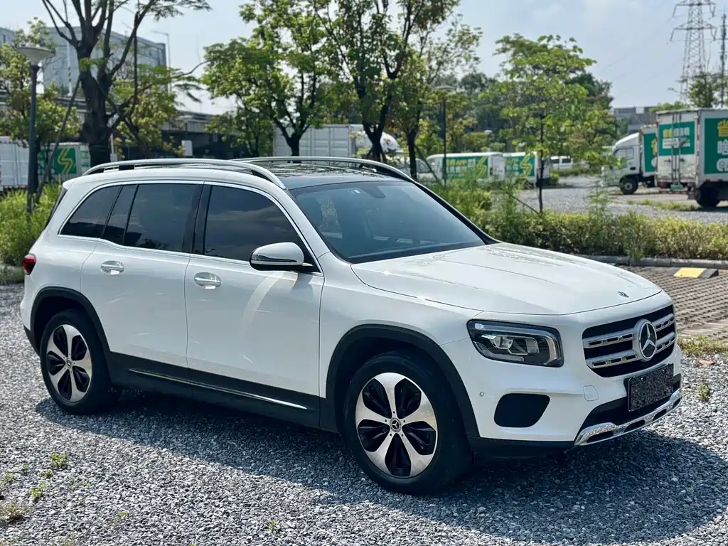Mercedes-Benz GLB — фото 3