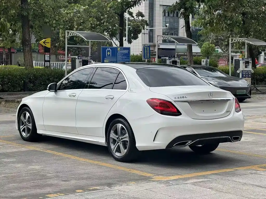 Mercedes-Benz C-Class — фото 11