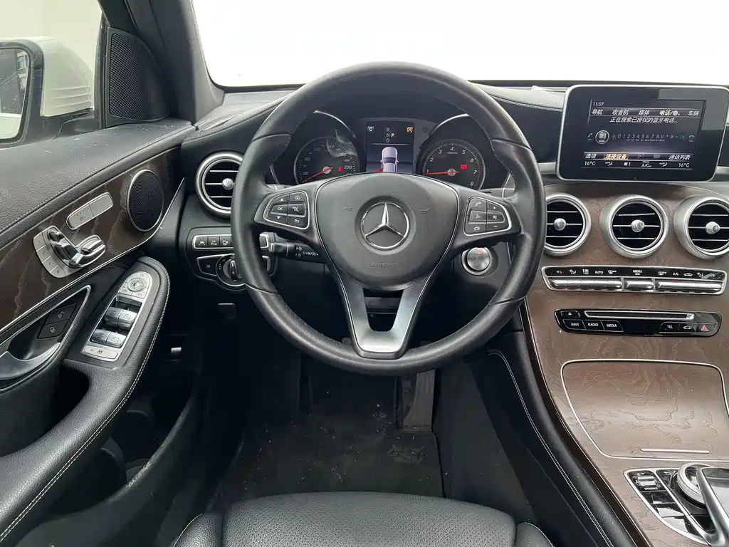 Mercedes-Benz GLC — фото 8