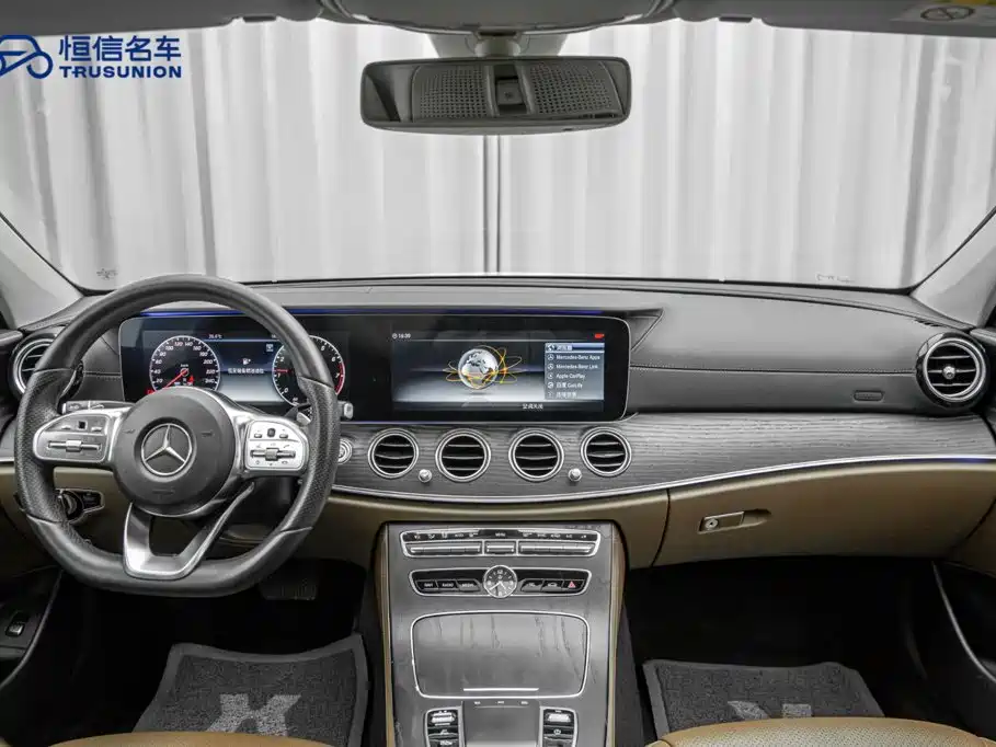 Mercedes-Benz E-Class — фото 13