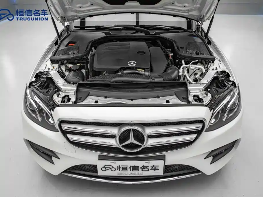 Mercedes-Benz E-Class — фото 21