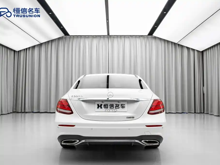 Mercedes-Benz E-Class — фото 6