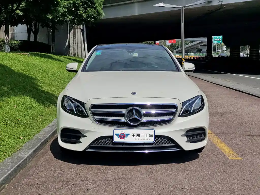Mercedes-Benz E-Class — фото 2