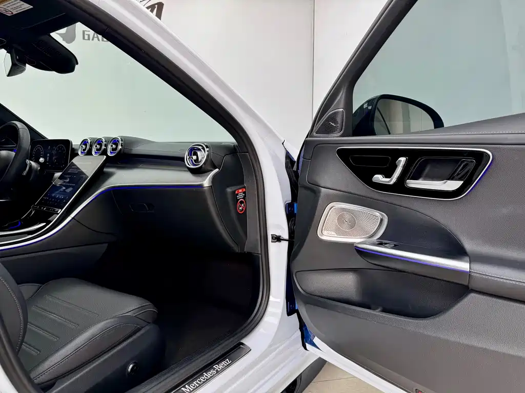 Mercedes-Benz C-Class — фото 13