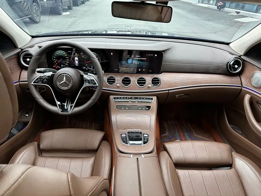 Mercedes-Benz E-Class — фото 10