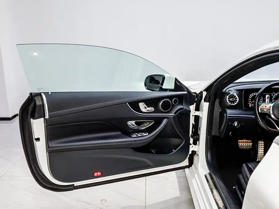 Mercedes-Benz E-Class (Import) — фото 7