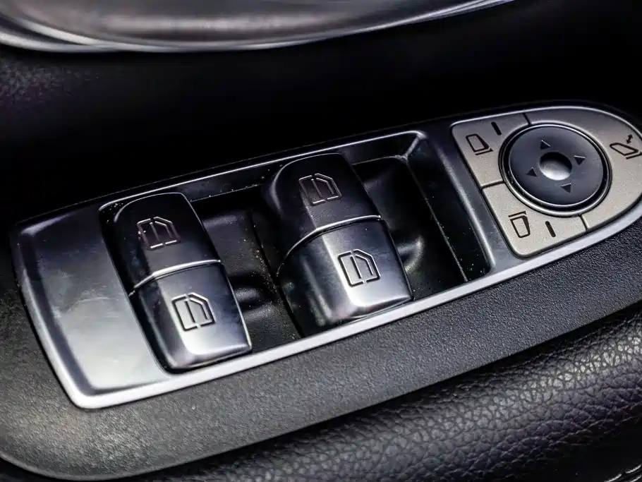 Mercedes-Benz E-Class (Import) — фото 14