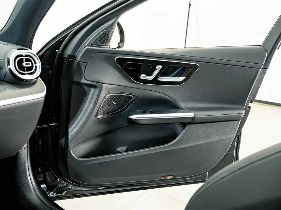 Mercedes-Benz C-Class — фото 15