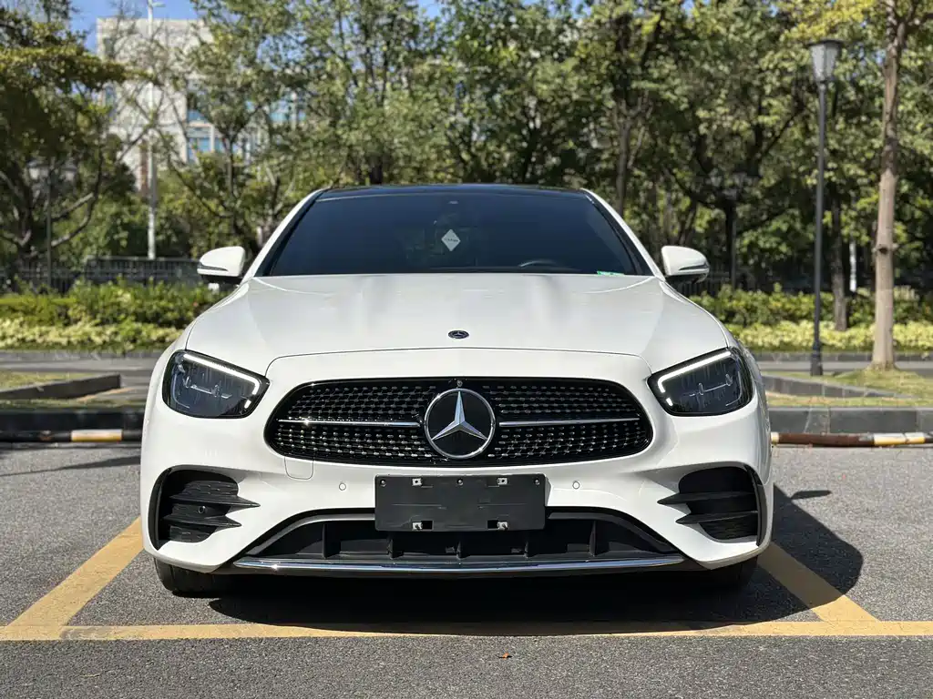 Mercedes-Benz E-Class — фото 2