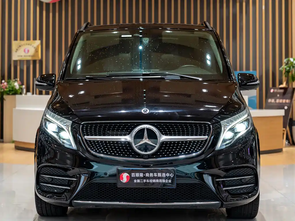 Mercedes-Benz V-Class — фото 2