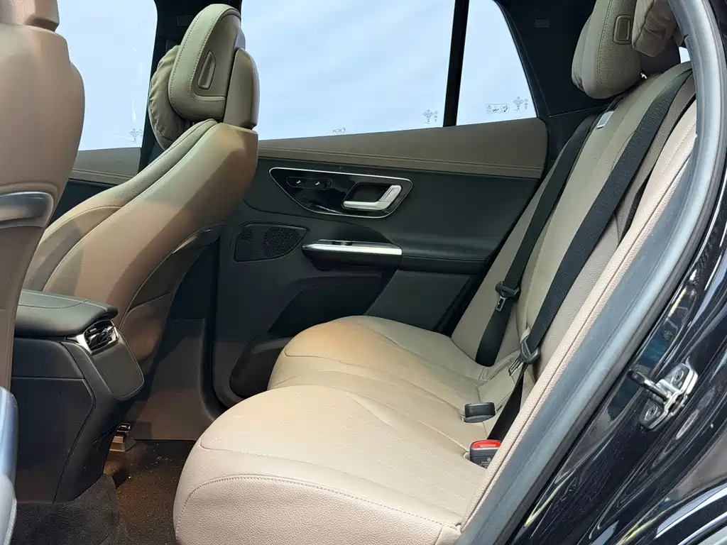Mercedes-Benz EQE SUV — фото 13