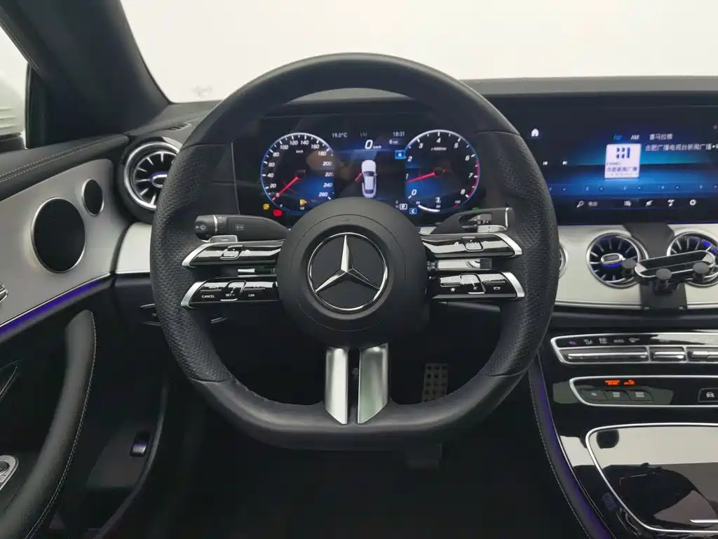 Mercedes-Benz E-Class (Import) — фото 11