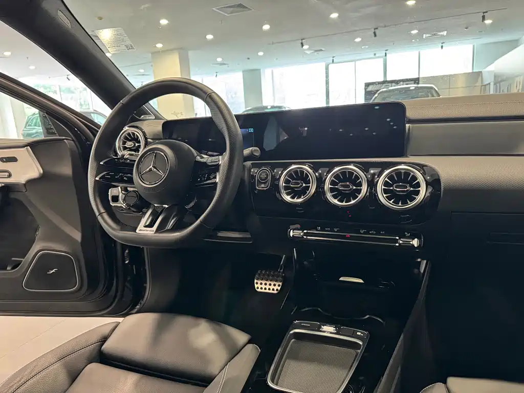 Mercedes-Benz A-Class AMG — фото 10