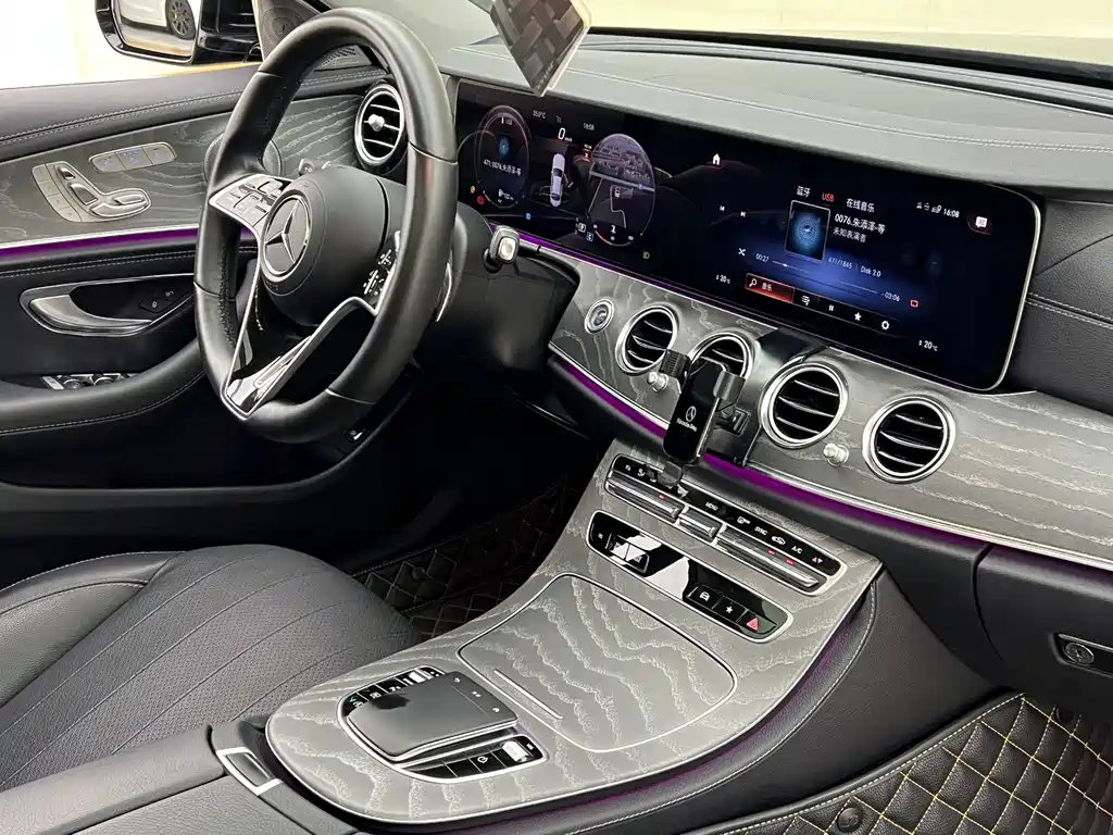 Mercedes-Benz E-Class — фото 17