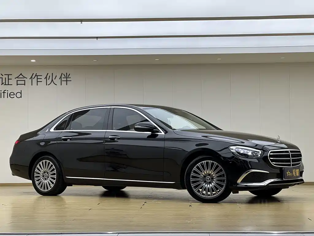 Mercedes-Benz E-Class — фото 3