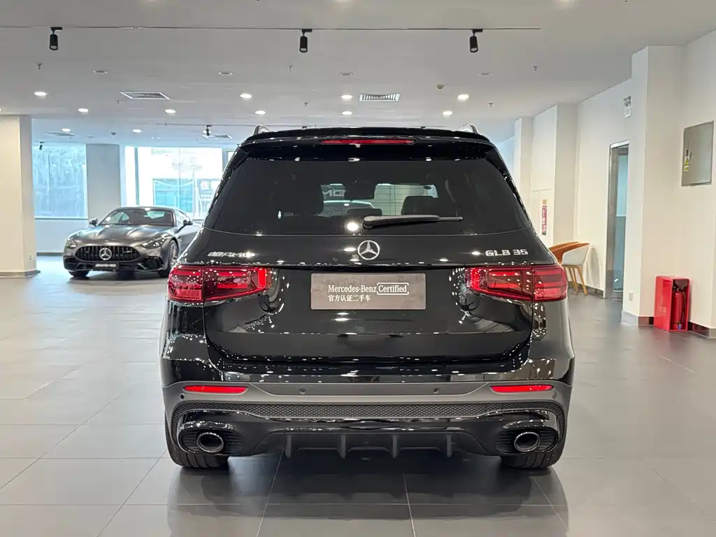 Mercedes-Benz GLB AMG — фото 5