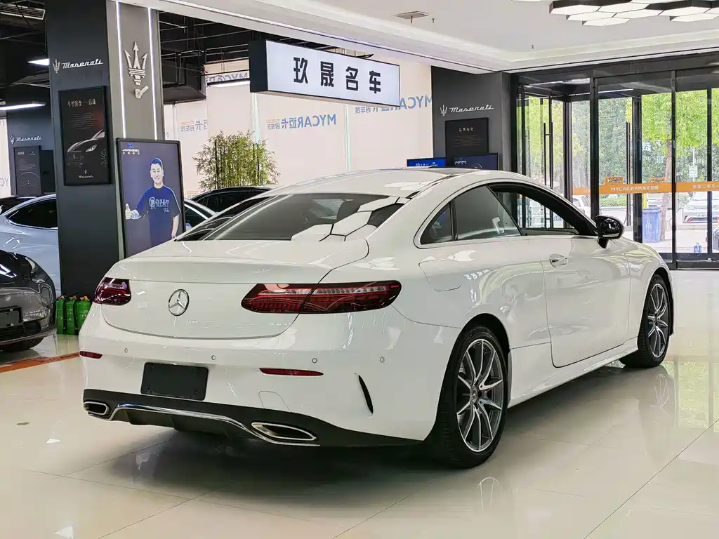 Mercedes-Benz E-Class (Import) — фото 9