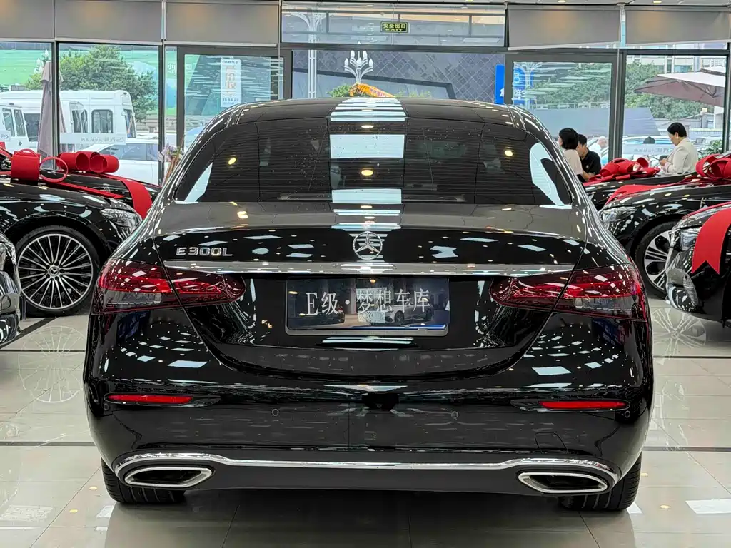 Mercedes-Benz E-Class — фото 17