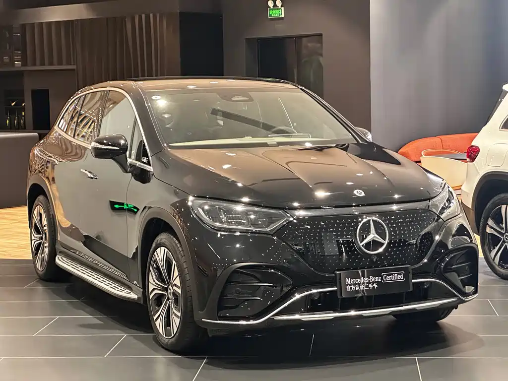 Mercedes-Benz EQE SUV — фото 3