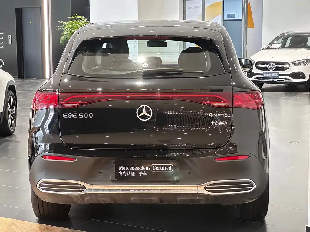Mercedes-Benz EQE SUV — фото 4