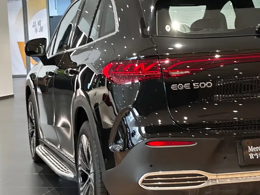 Mercedes-Benz EQE SUV — фото 6