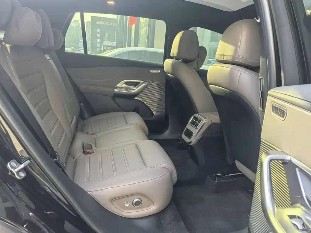 Mercedes-Benz GLC New Energy — фото 19
